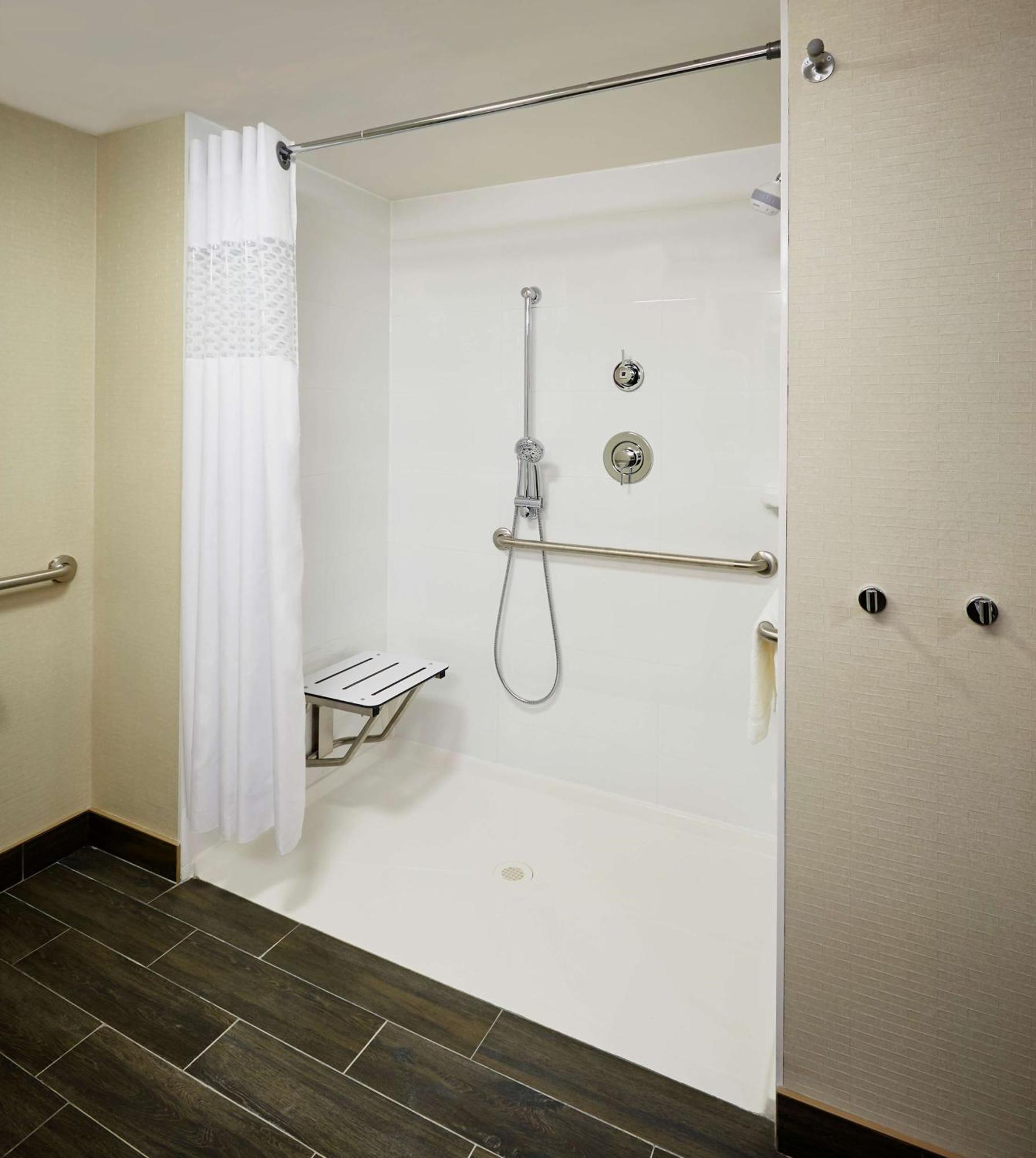 Hampton Inn By Hilton Timmins Exterior foto